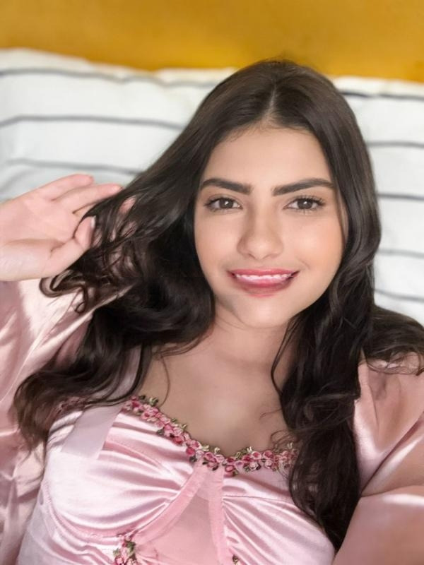 Larissa 4