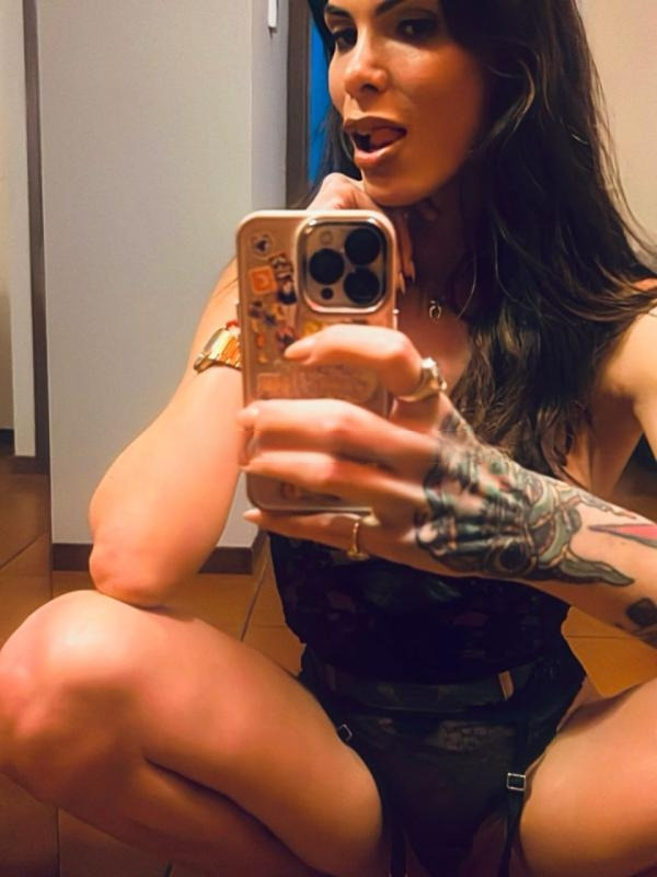 Linda Wild 3