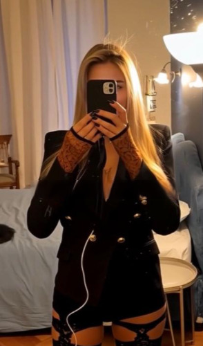 Manuela 15